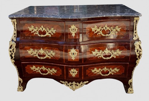 Furniture  -  Commode tomb stamped Mondon, eighteenth century