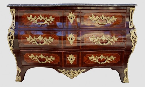  Commode tomb stamped Mondon, eighteenth century - 