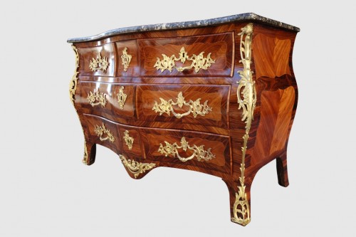 Mobilier Commode - Commode tombeau en marqueterie avec poinçon de jurande, XVIIIe