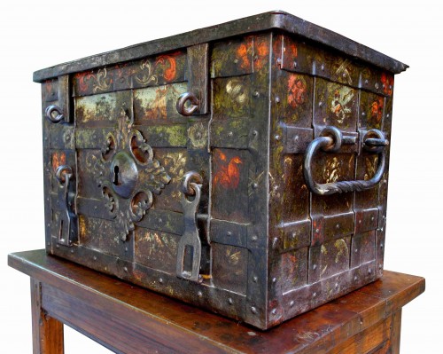 Nuremberg polychrome chest, 17th century - Renaissance