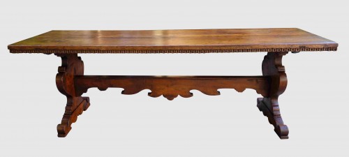 Large Italian abbey table in walnut - 