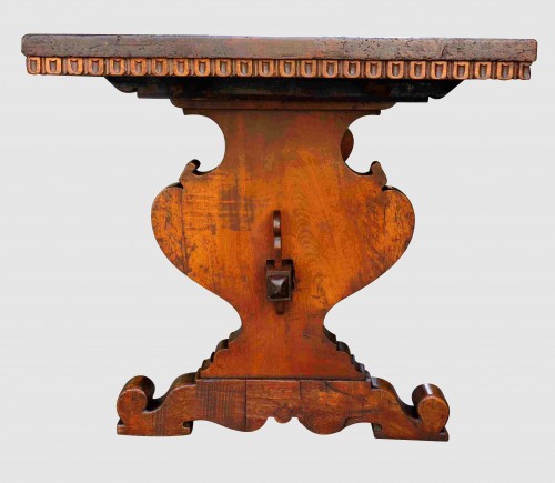 Antiquités - Large Italian abbey table in walnut