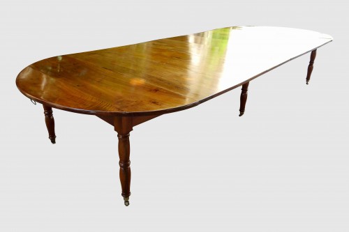 Directoire - Large table with 6 Jacob Jacob walnut legs from Isère, Directoire period