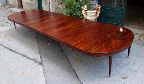 Important &quot;Cuba mahogany&quot; banquet table  - 