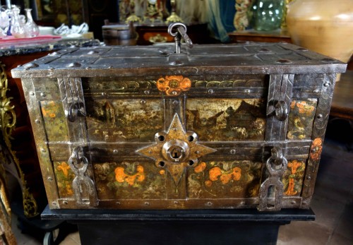 Curiosities  - Polychrome Nuremberg chest with scenes of life, 17th century