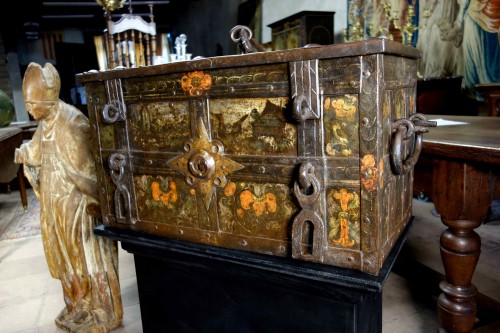 Polychrome Nuremberg chest with scenes of life, 17th century - 