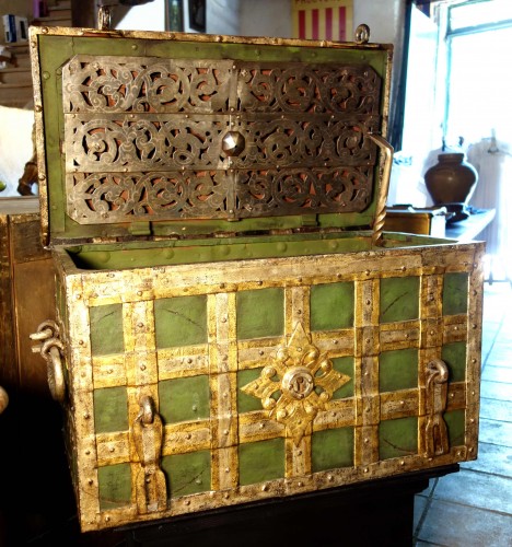  Large polychromed Nuremberg chest - Curiosities Style Renaissance