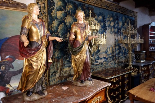 Pair of Venetian maids in polychrome and gilded wood - 