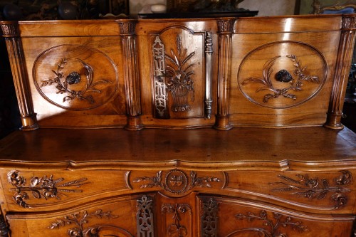  - Provencal Arles sideboard in walnut, 18th century