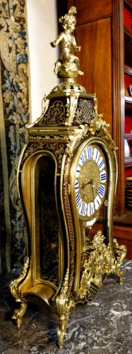 Louis XV - Grand cartel d’applique violoné en marqueterie Boulle, Saint Martin à Paris