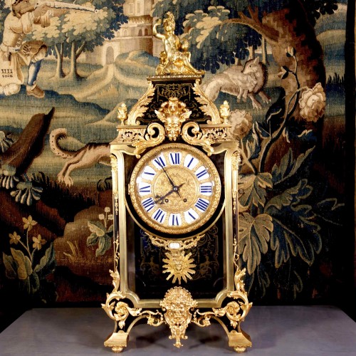 Horlogerie Cartel - Important cartel sur gaine en marqueterie Boulle Minerve protectrice des arts