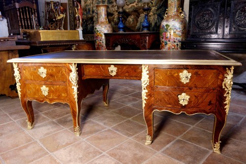 Large desk &quot;Face to Face&quot; in floral marquetry opening with 9 drawers - Furniture Style Napoléon III
