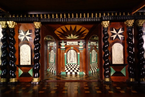 Antiquités - Ebony cabinet with scenes of the Holy Family