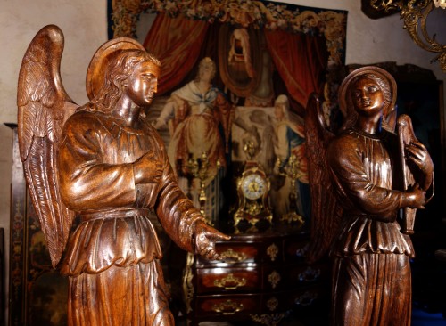 Grand couple d’anges en bois sculpté - Sculpture Style Louis XV