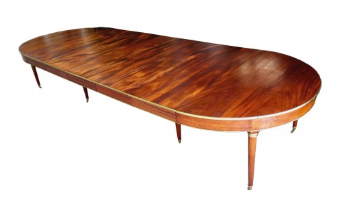 Large mahogany banquet table with Jurande hallmark