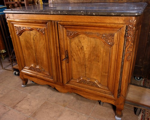 Lyonnais hunting buffet on legs - Furniture Style Louis XV