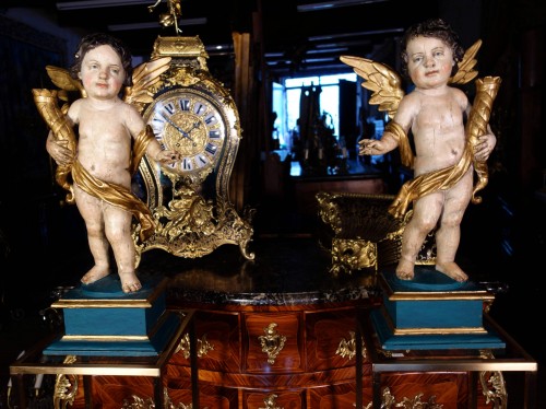 Pair of polychrome wood cerofera angels on saddles - Sculpture Style 