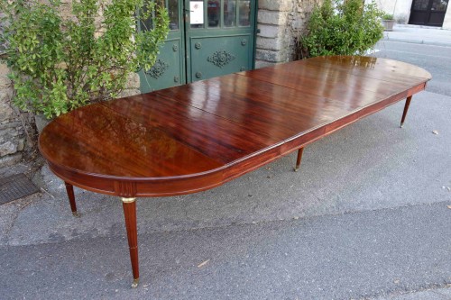 Grande table de banquet à bandeau en acajou - 