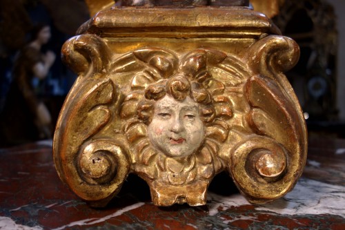 XVIIIe siècle - Grande paire d’anges porte-torchères en bois doré