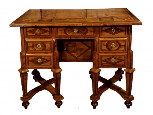 Mazarin Dauphinois desk in olive marquetry, Louis XIV period