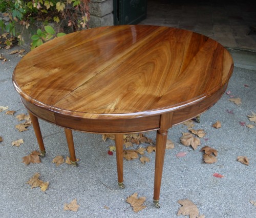 Large banquet or conference table, approximately sept meters - Furniture Style 