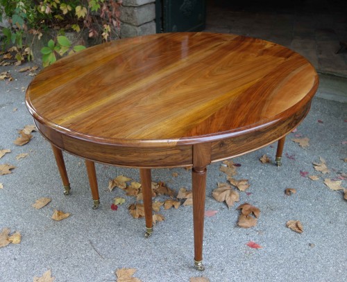 19th century - Large banquet or conference table, approximately sept meters