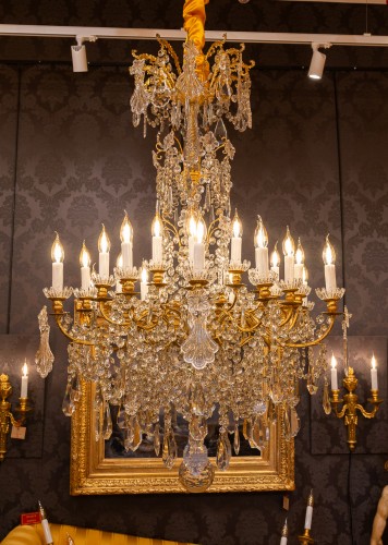 Baccarat - Lustre à 24 lumières en bronze ciselé et doré vers 1880 - Luminaires Style 