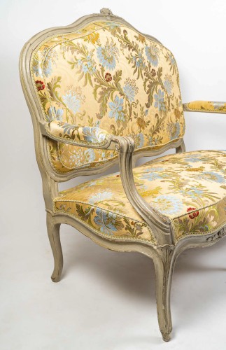 Louis XV - Canapé d’époque Louis XV en hêtre laqué estampillé par Jean-Baptiste Delaunay