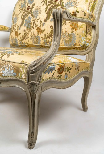 Antiquités - Canapé d’époque Louis XV en hêtre laqué estampillé par Jean-Baptiste Delaunay