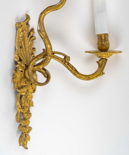 Paire d'appliques asymétriques en bronze doré, époque Régence (1715-1723) - MLD Antiquités