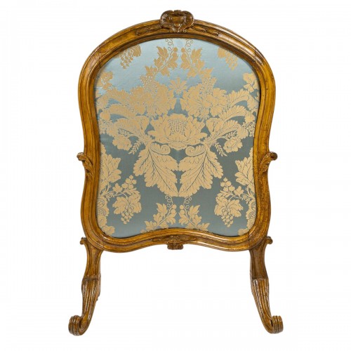 Écran de cheminée en noyer sculpté travail lyonnais d’époque Louis XV, vers 1740-1750
