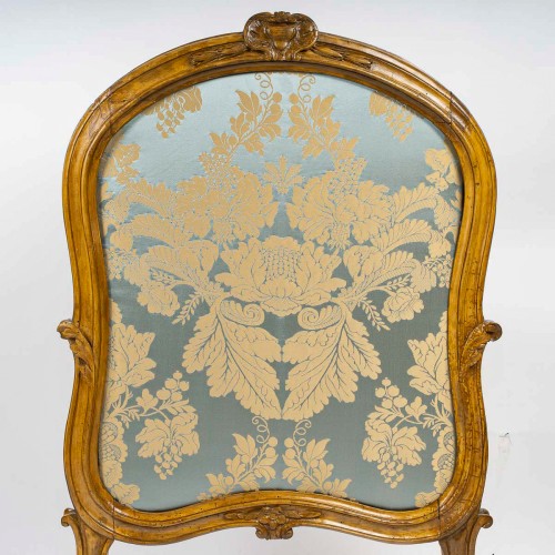 Mobilier Paravent - Écran de cheminée en noyer sculpté travail lyonnais d’époque Louis XV vers 1740-1750