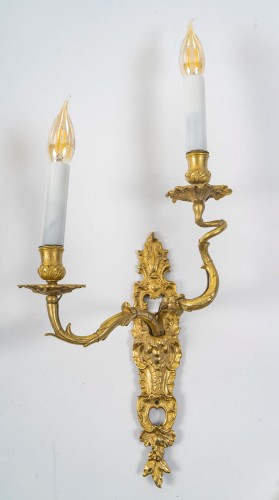 Paire d'appliques d’époque Louis XV en bronze doré au C Couronné vers 1745-1749 - Louis XV