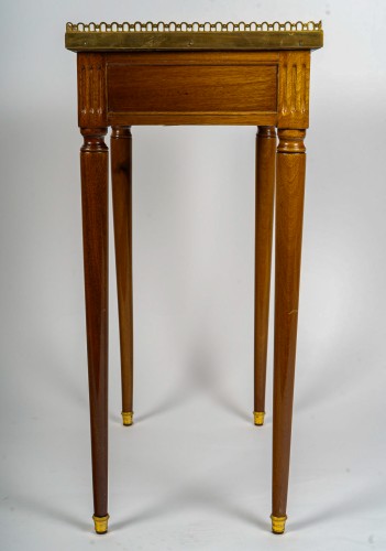 Antiquités - Isac Simon Rebour - Petite table de salon en acajou et marbre d’époque Louis XVI