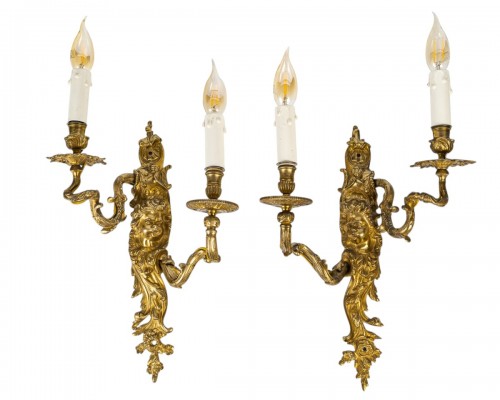 Paire d’appliques dite aux Zéphyrs en bronze ciselé et doré XIXe siècle