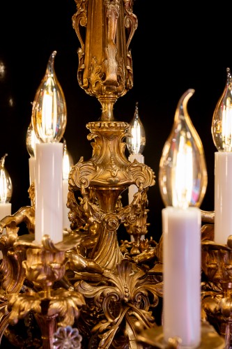 19th century - Victor Raulin (1867-1925) and Baccarat - Chandelier aux Amours in Gilt Bronze
