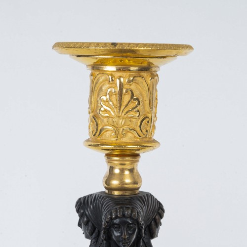 XIXe siècle - Paire de flambeaux Aux Merveilleuses vers 1810, montés en lampes