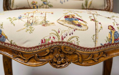 Paire de larges fauteuils en noyer Louis XV - MLD Antiquités