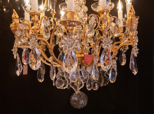 Antiquités - Baccarat, lustre de aux pots à feu en bronze doré et cristal taillé