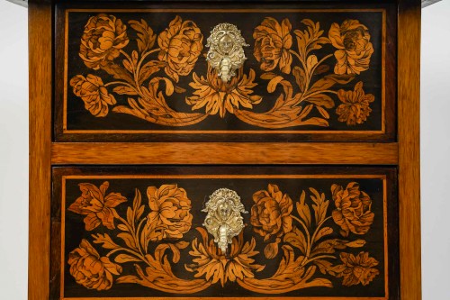 Mobilier Commode - Chiffonnier en marqueterie à décor de fleurs et d’oiseaux époque Louis XIV vers 1700