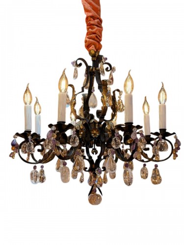 Lustre en fer forgé et doré décoré de cristal de roche et d'améthystes, vers 1870