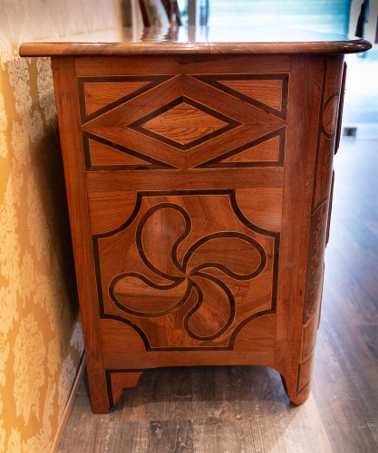 Furniture  - Louis XIV period marquetry commode decorated with a Ducal Crown Circa 1700