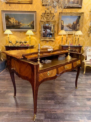 Antiquités - Bureau mécanique à marqueterie florale estampillé Jean-Baptiste Tuart