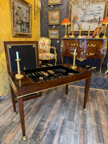 Martin-Guillaume Biennais Au Singe Violet - Table Tric-Trac en acajou moucheté époque Empire - Mobilier Style Empire