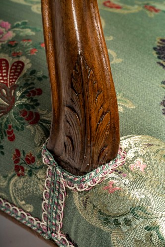 French Regence - Pair of Large and Low Walnut Armchairs, French Regence Period circa 1720