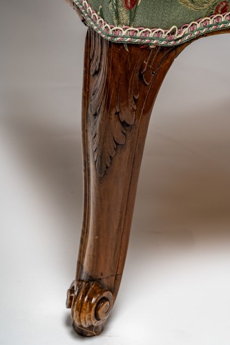 Antiquités - Pair of Large and Low Walnut Armchairs, French Regence Period circa 1720