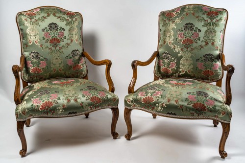 Antiquités - Pair of Large and Low Walnut Armchairs, French Regence Period circa 1720