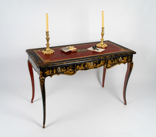 Louis XV Period Flat-Top Desk in Vernis Martin with Chinese Decors, c. 1760 - Furniture Style Louis XV