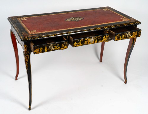 Louis XV Period Flat-Top Desk in Vernis Martin with Chinese Decors, c. 1760 - Louis XV