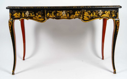 Louis XV - Louis XV Period Flat-Top Desk in Vernis Martin with Chinese Decors, c. 1760